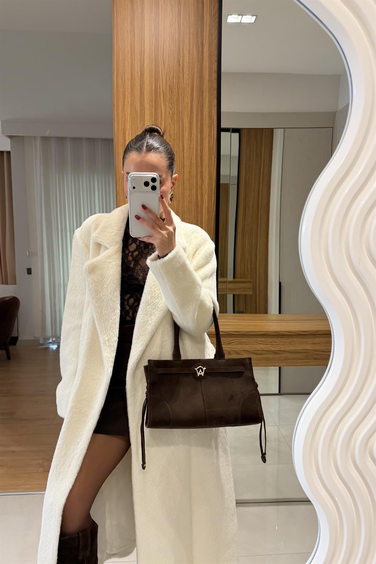 Hoper Beyaz Uzun Kemerli Kaban 