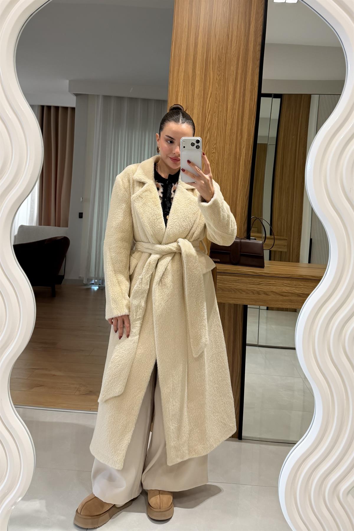 Hoper Krem Uzun Kemerli Kaban 