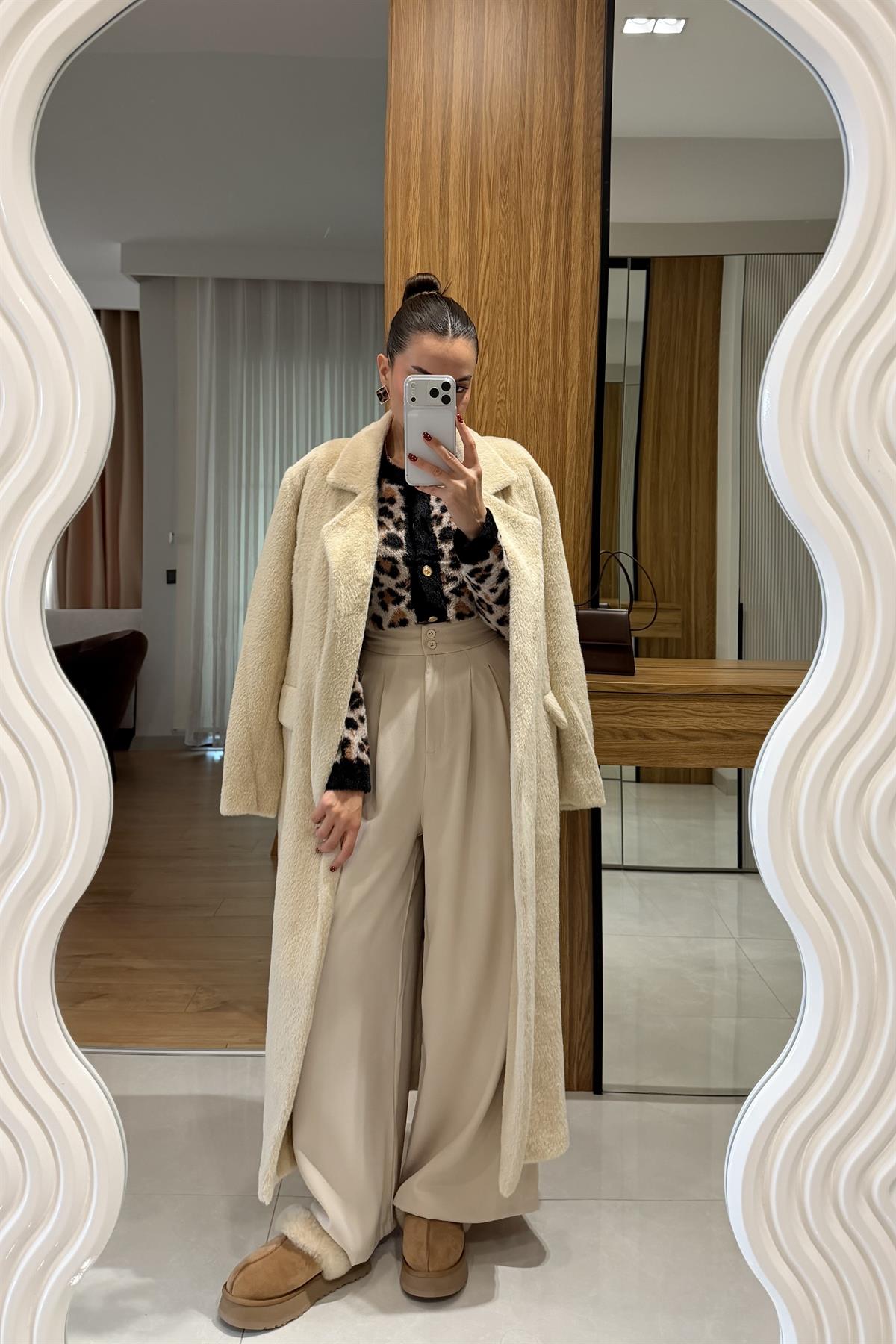 Hoper Krem Uzun Kemerli Kaban 