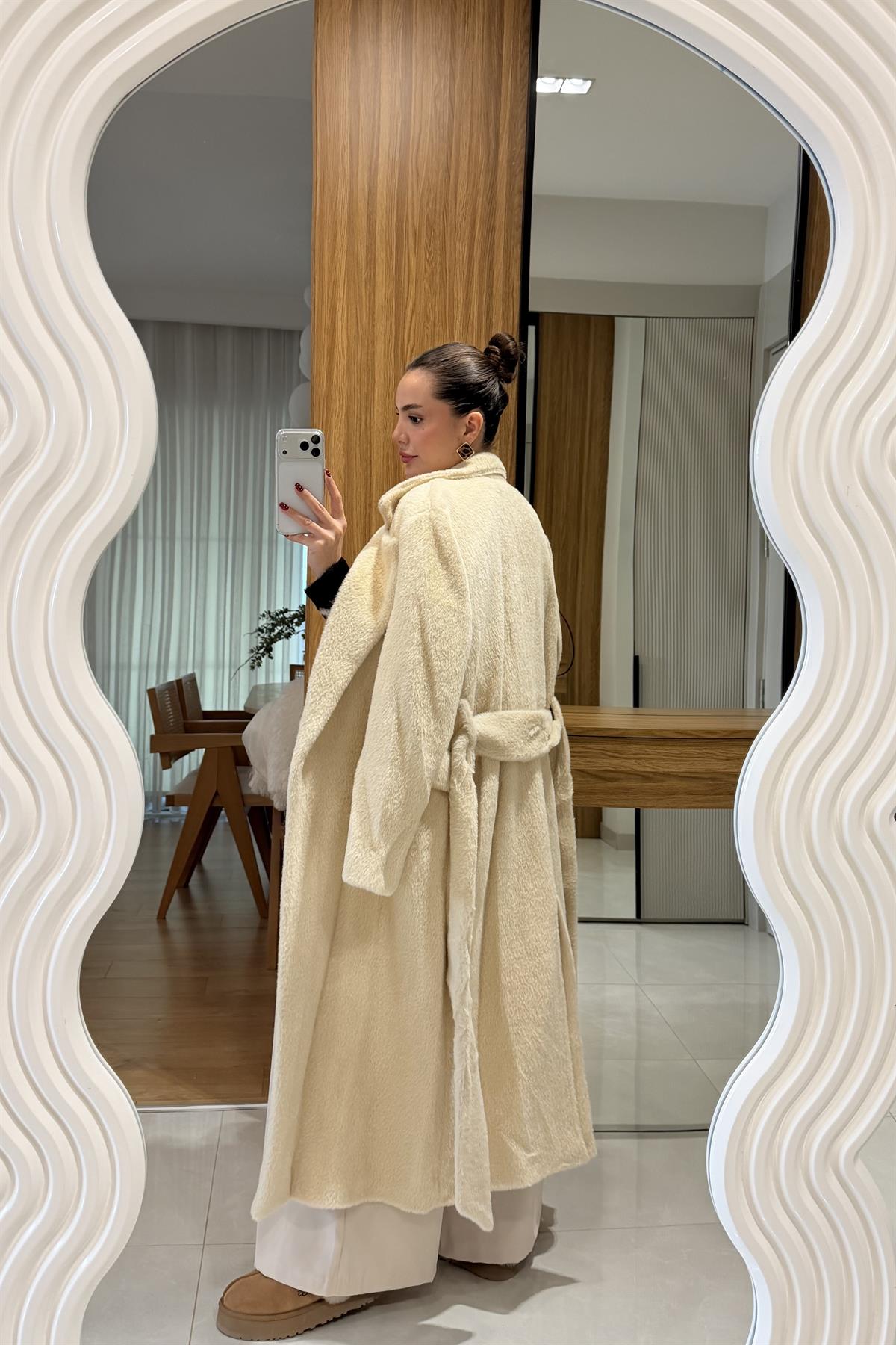 Hoper Krem Uzun Kemerli Kaban 