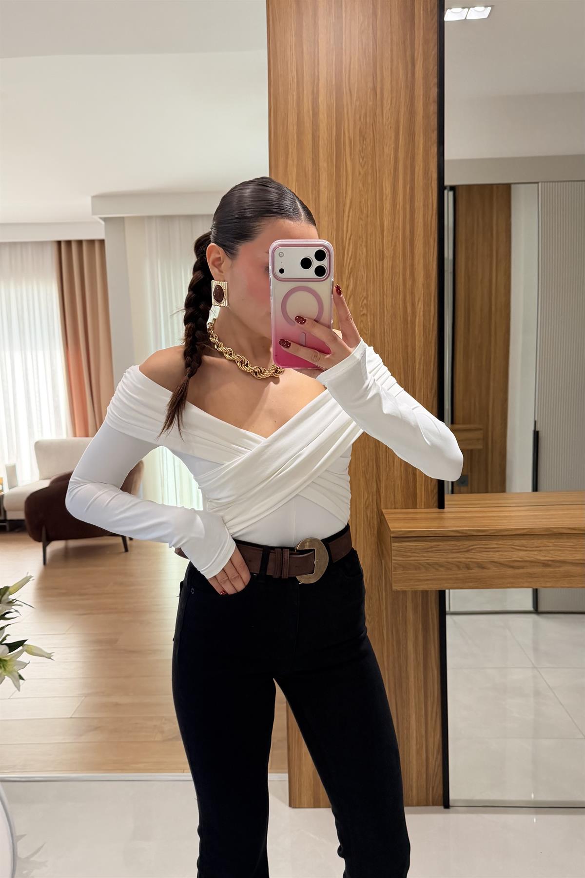 Hugo Beyaz Madonna Yaka Bodysuit