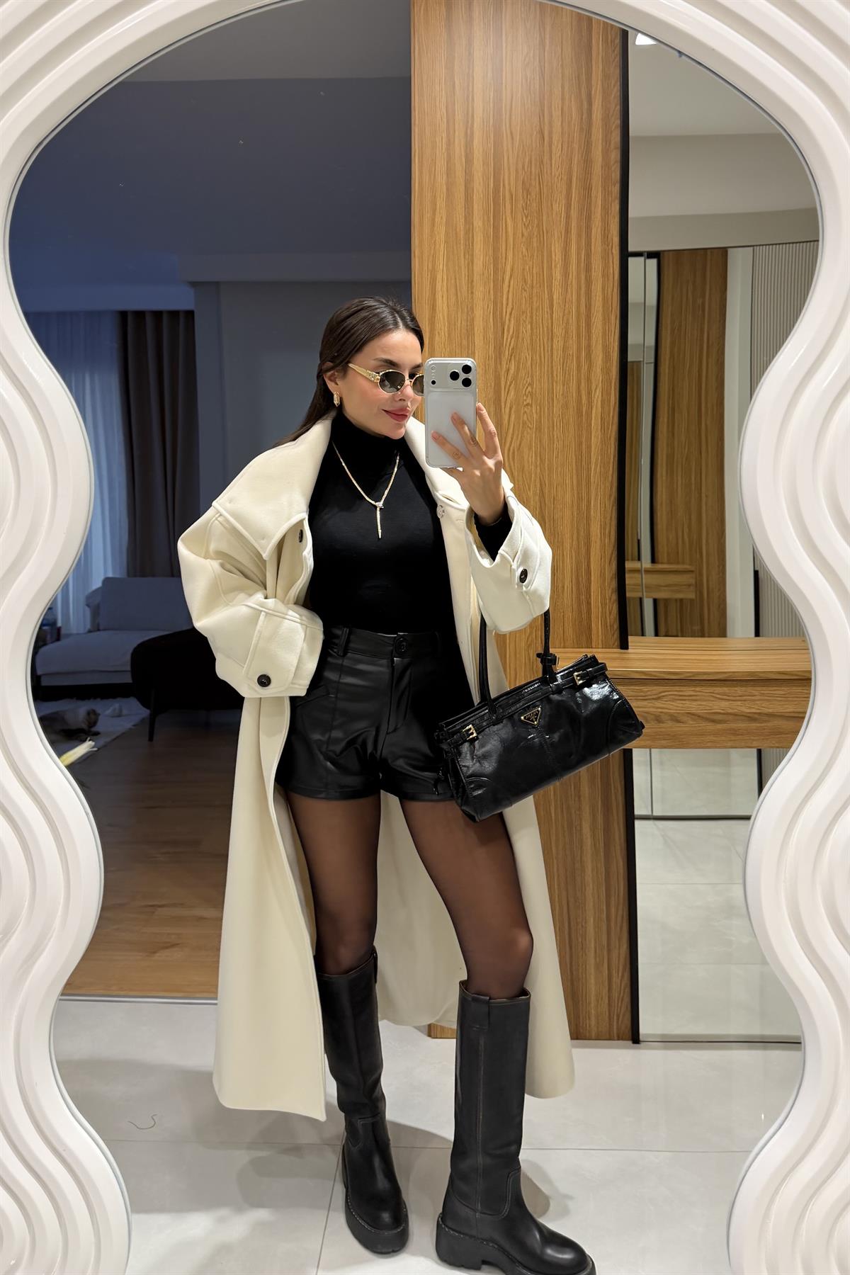 Italy Siyah Mini Şort