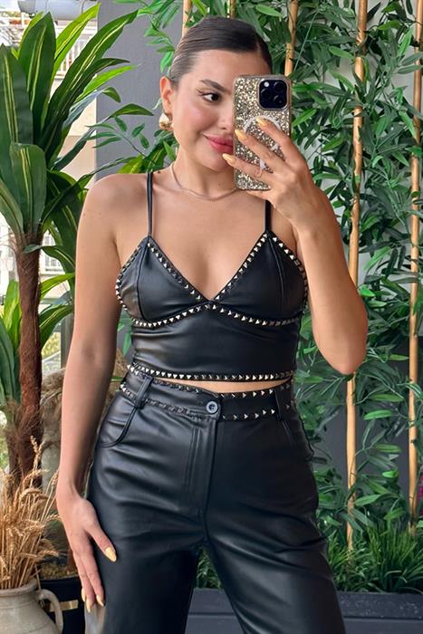Ivanova Zımba Detaylı Deri Crop Top