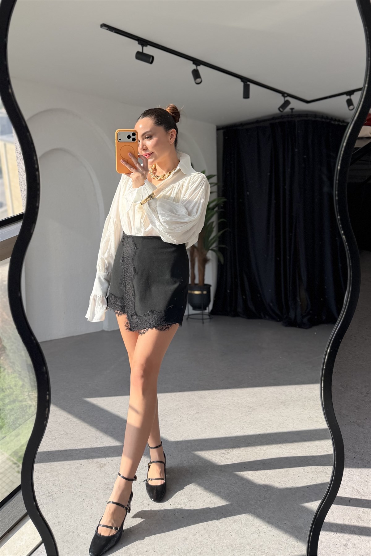 İwani Siyah Dantel Detaylı Şort Etek