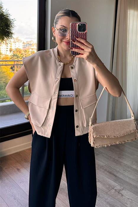 Jane Vatka Detaylı Krem Yelek