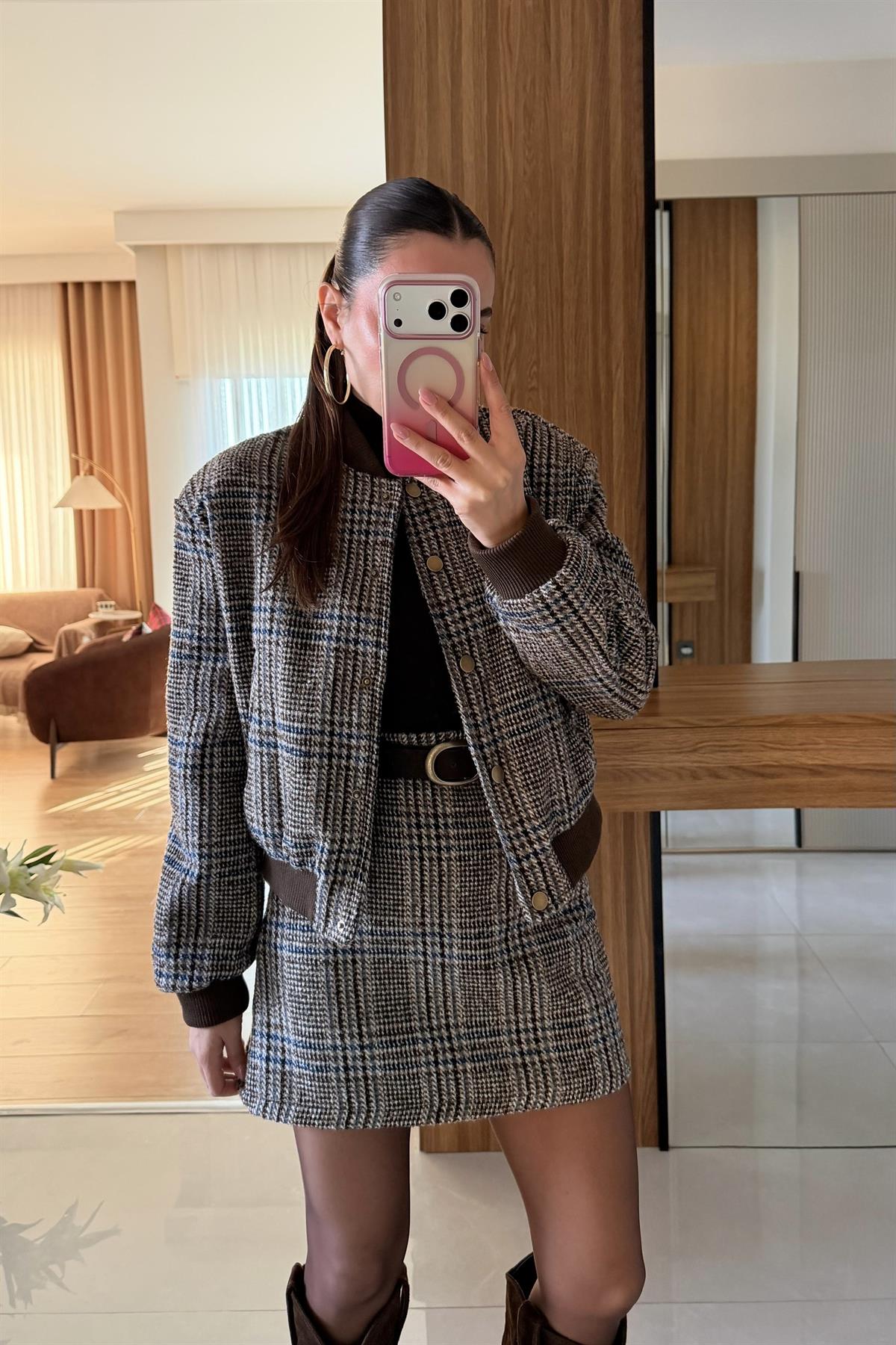 Janis Ekose Kemerli Etek Ceket Takım