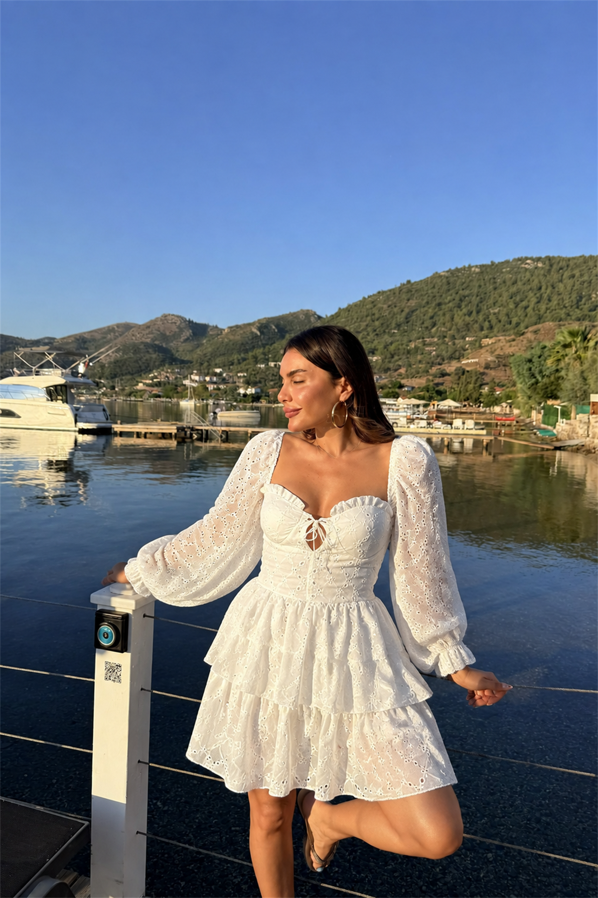 Jarlena Beyaz Kalp Yaka Kat Kat Fisto Elbise