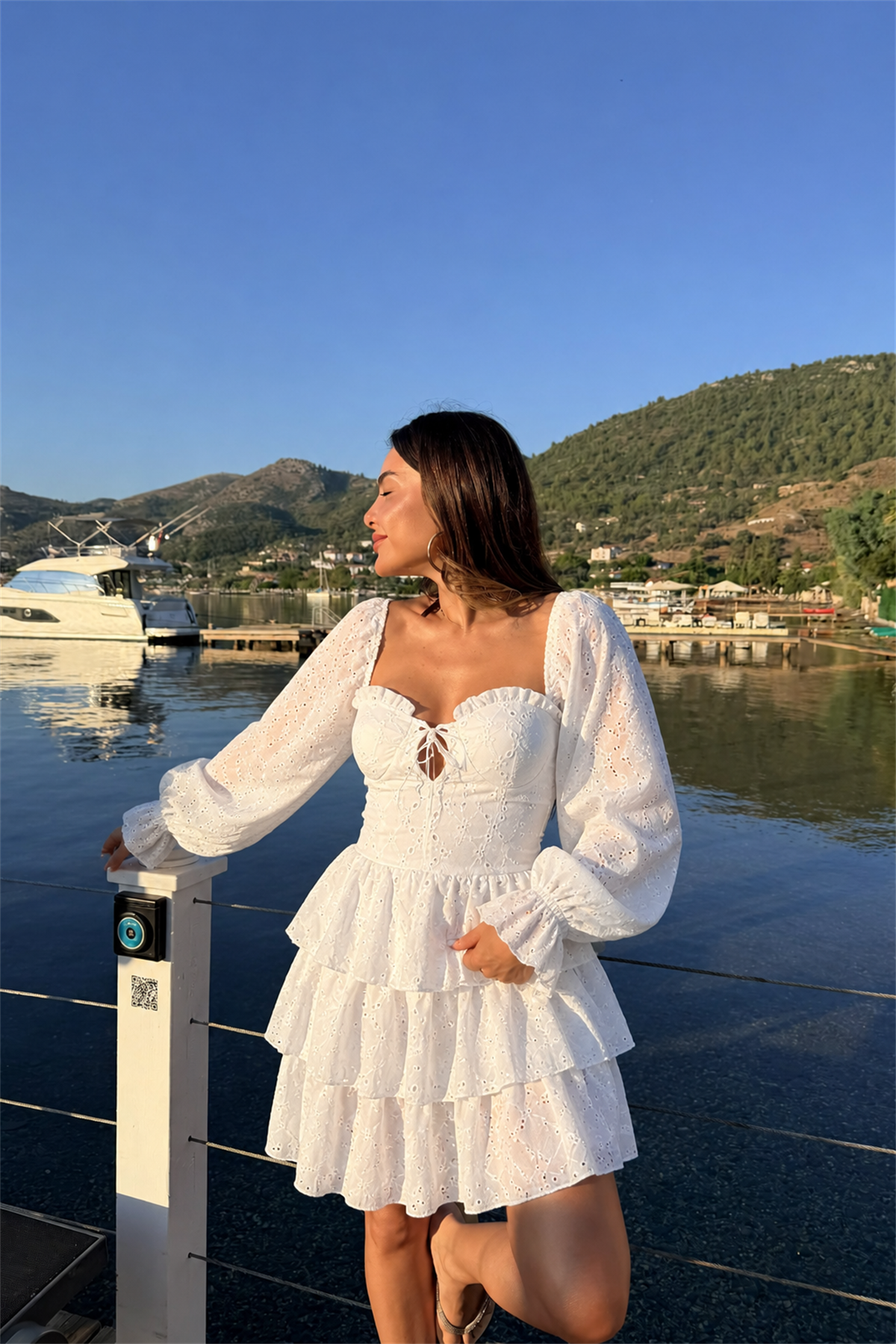 Jarlena Beyaz Kalp Yaka Kat Kat Fisto Elbise