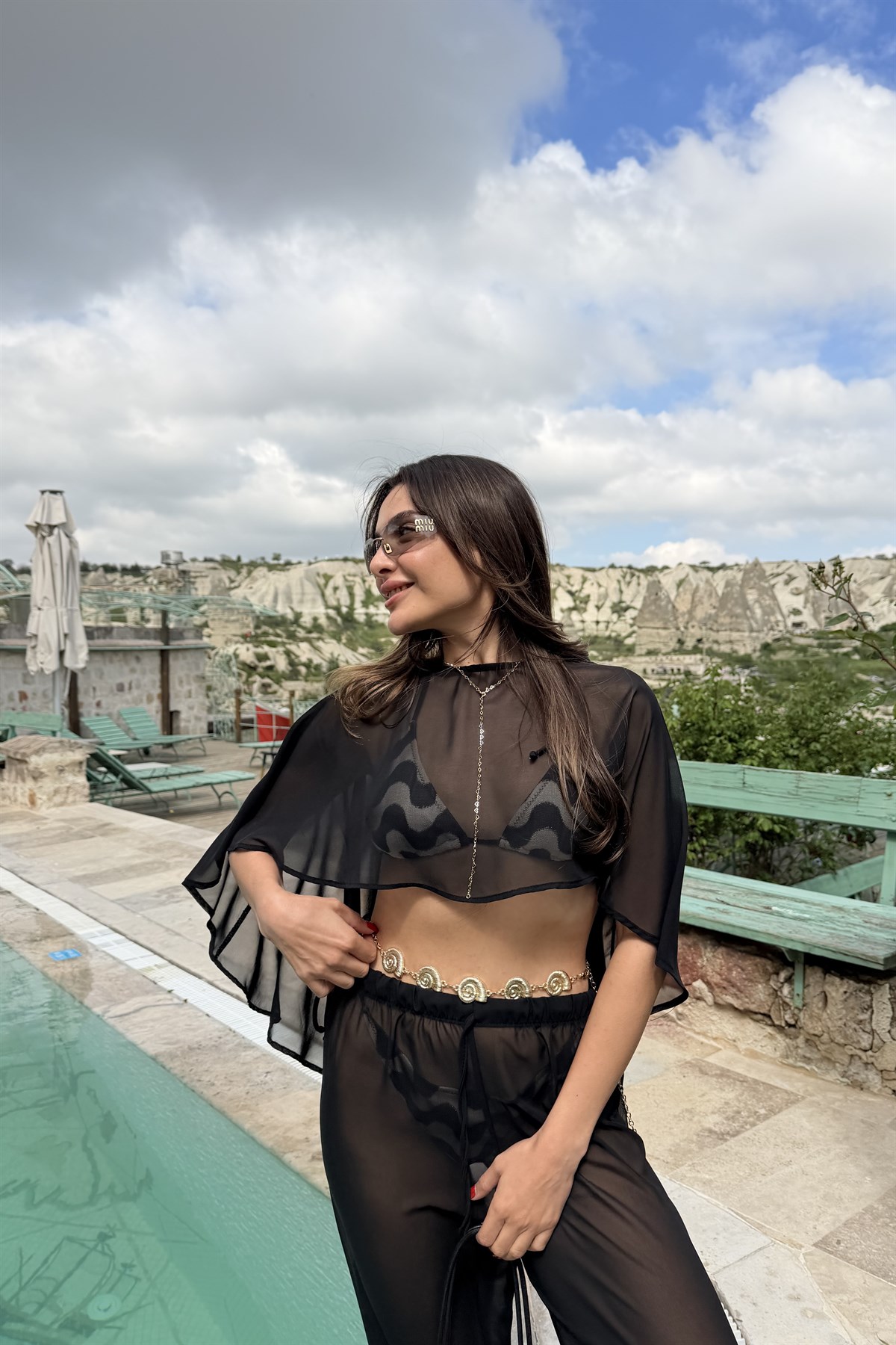 Jennifer Siyah Pelerinli Şifon Takım