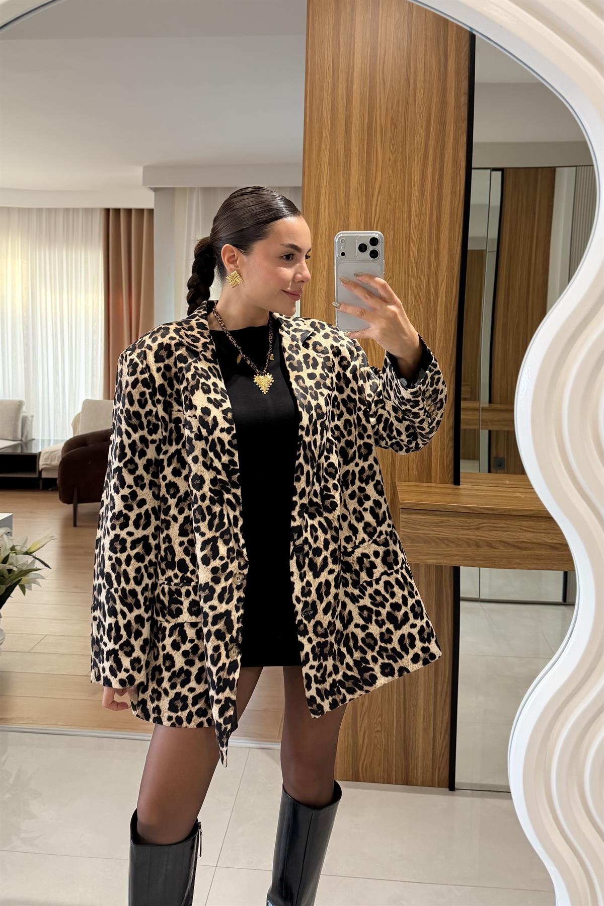 Jesica Bej Leopar Saten Blazer