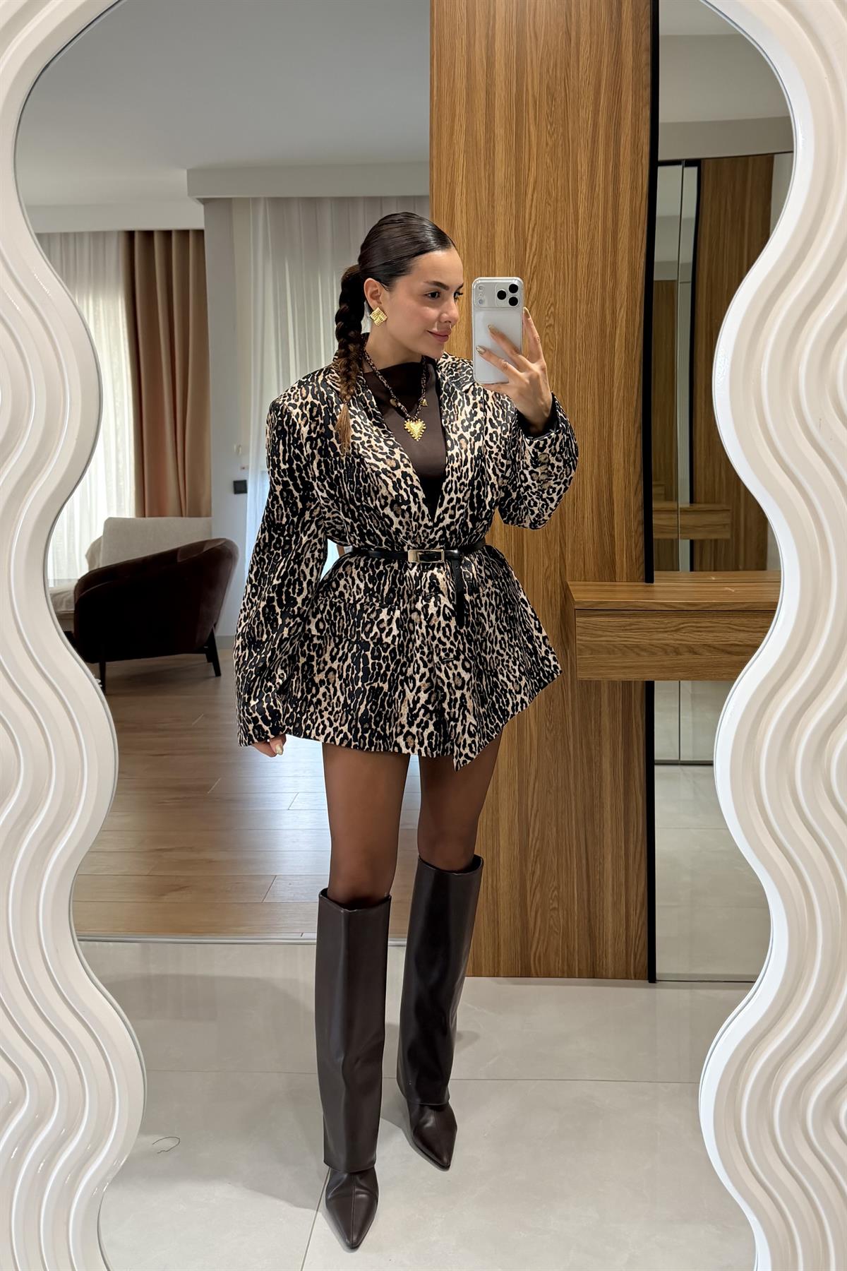 Jesica Taba Leopar Saten Blazer