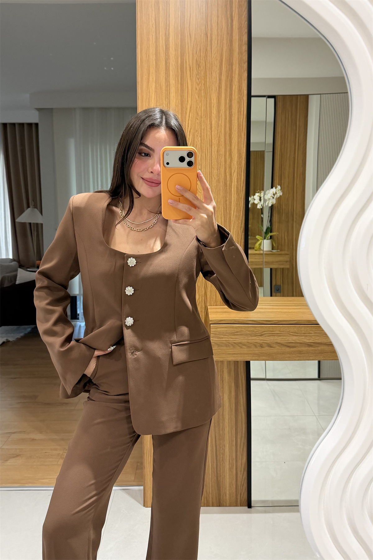 Jeus Kahve Taş Düğmeli Kare Yaka Takım