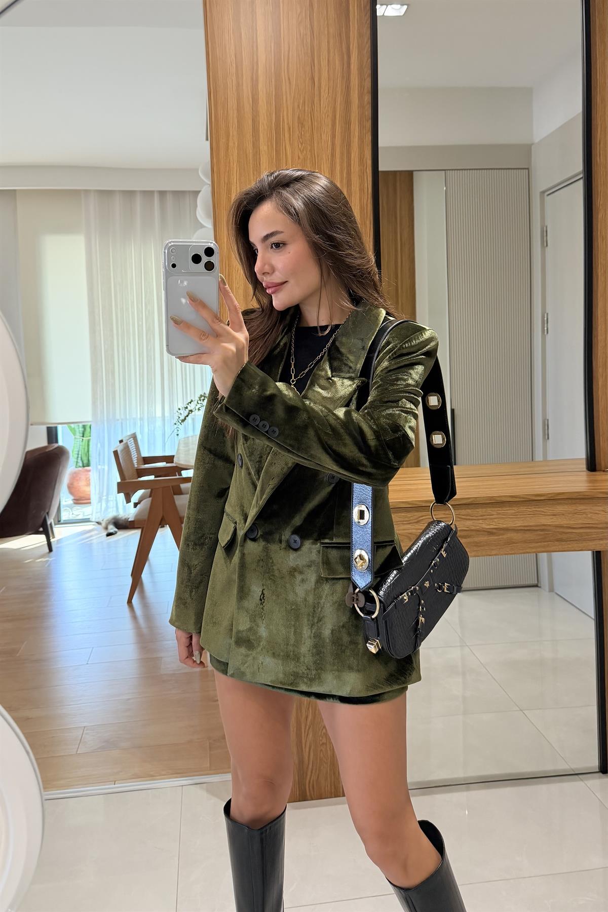 Jimena Haki Kadife Etekli Takım