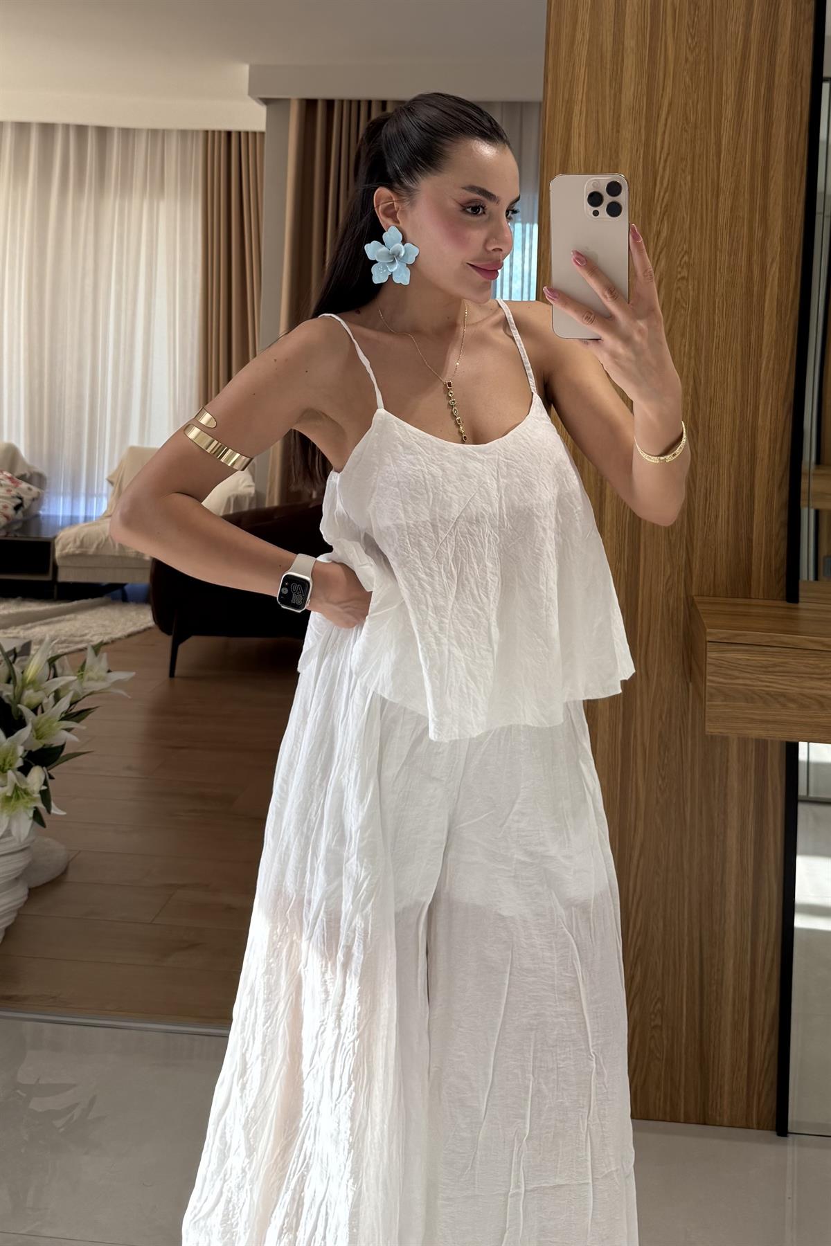 Jolanka Beyaz Kırışık Model Askılı Takım