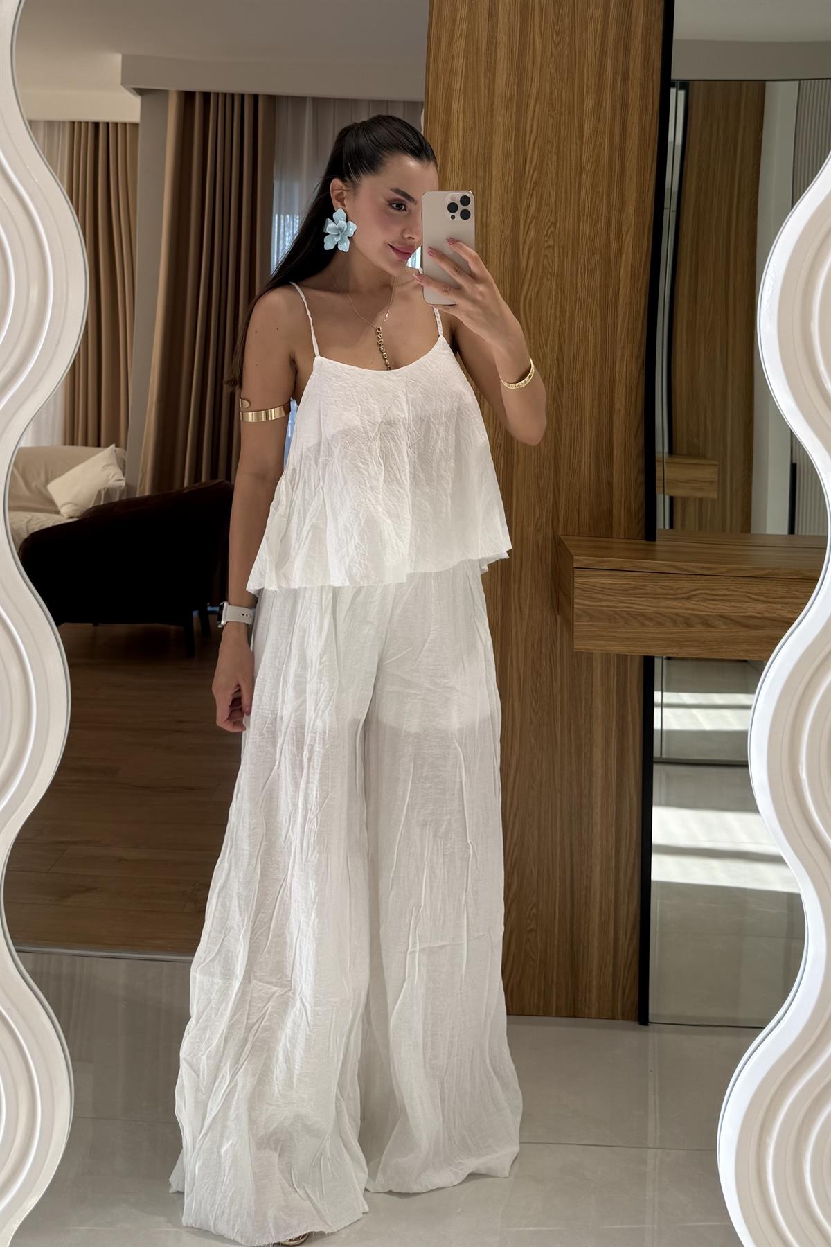 Jolanka Beyaz Kırışık Model Askılı Takım