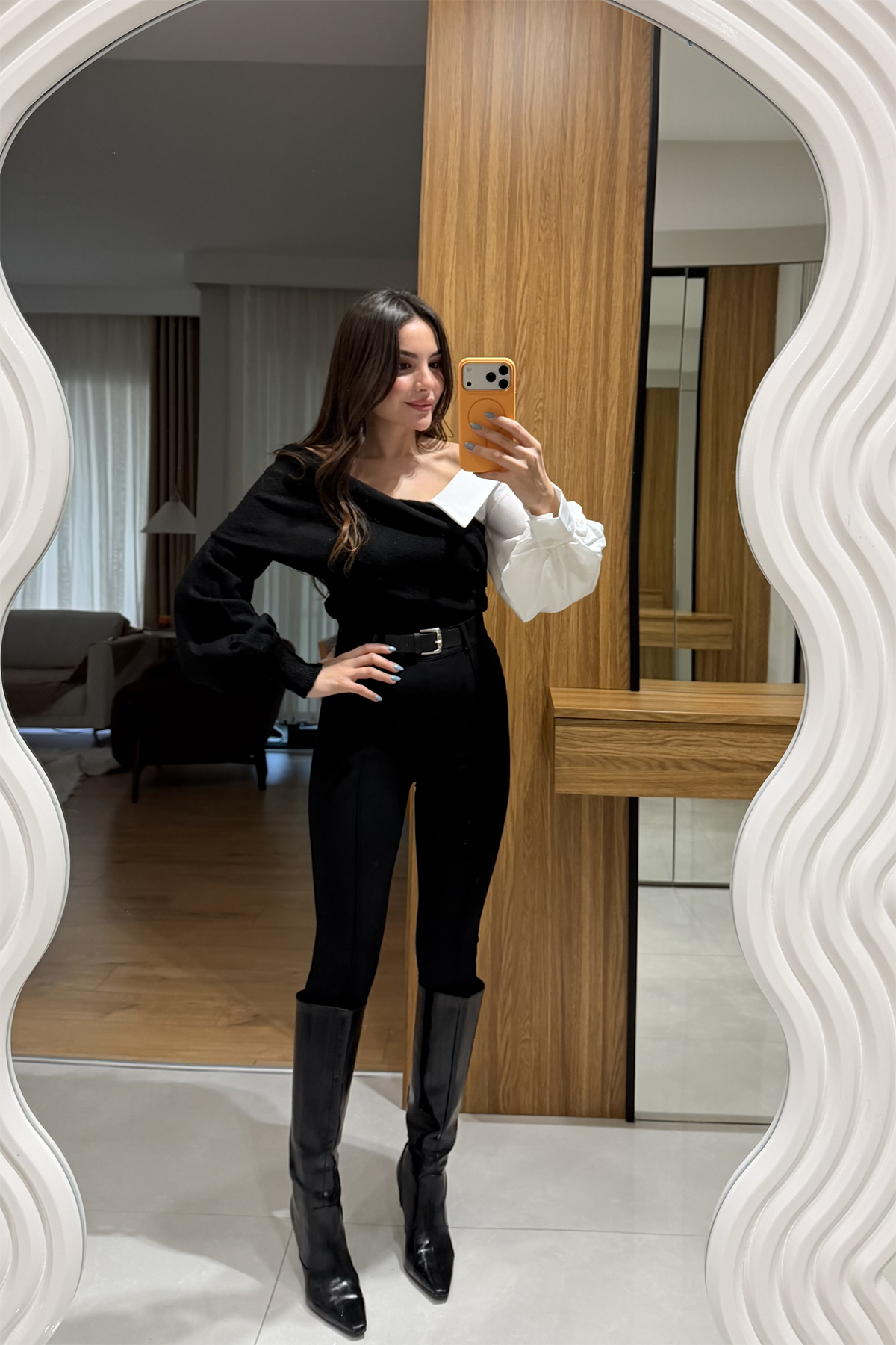 Jordan Siyah Gömlek Detaylı Triko Kazak