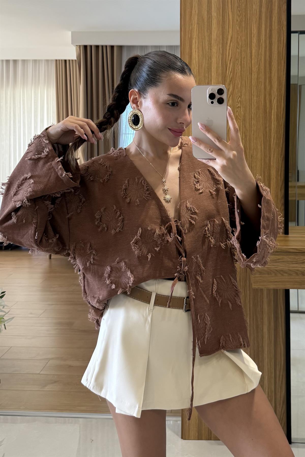 Juel Kahverengi Püsküllü Bağlamalı Gömlek