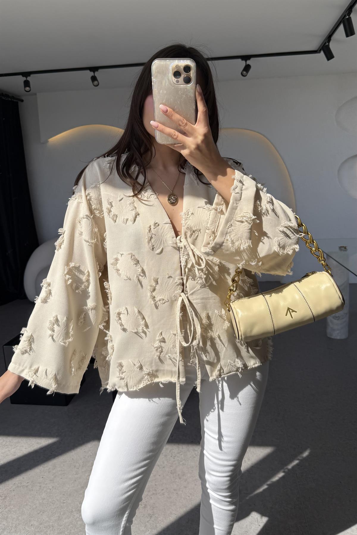 Juel Bej Püsküllü Bağlamalı Gömlek