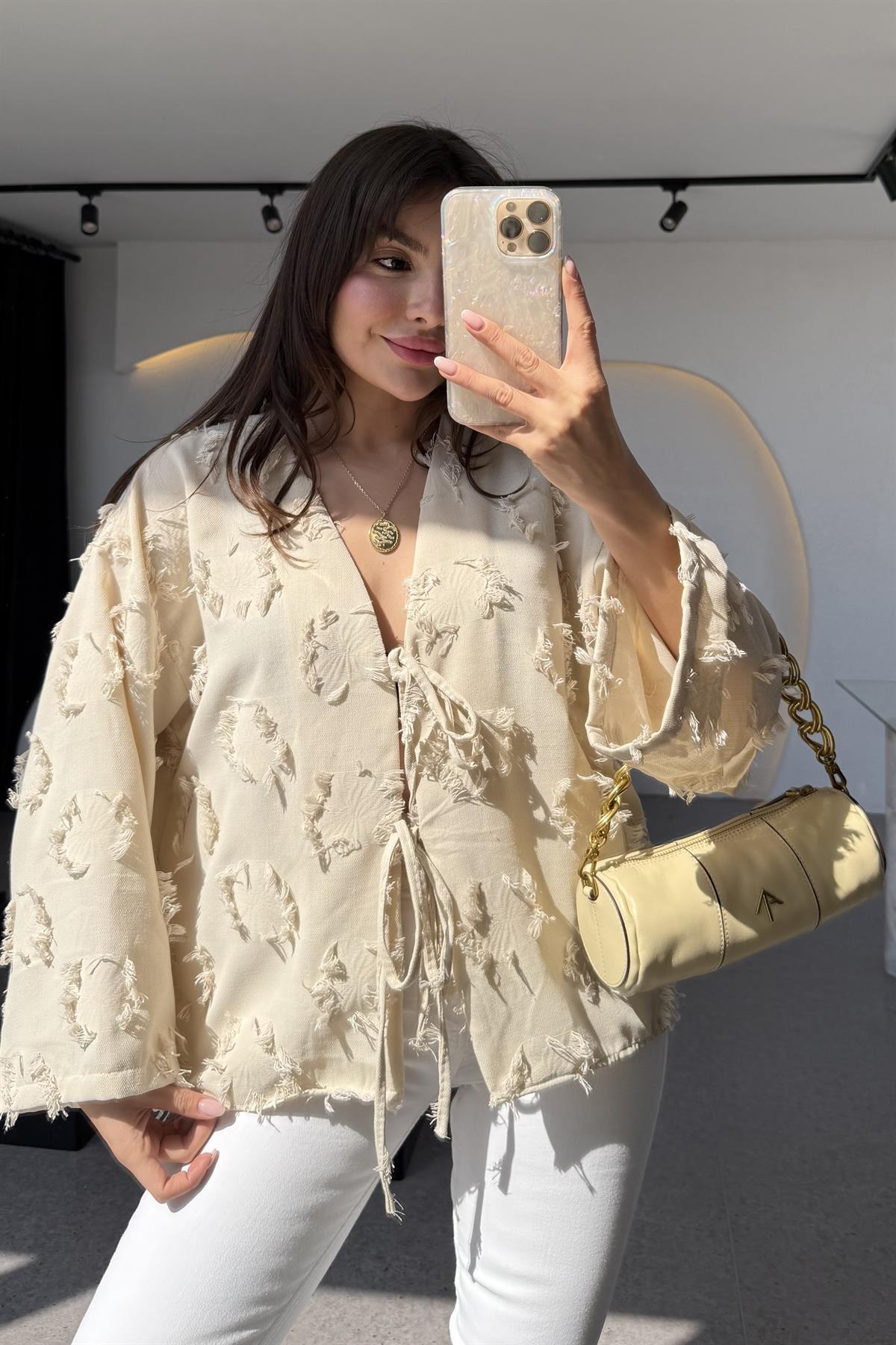 Juel Bej Püsküllü Bağlamalı Gömlek