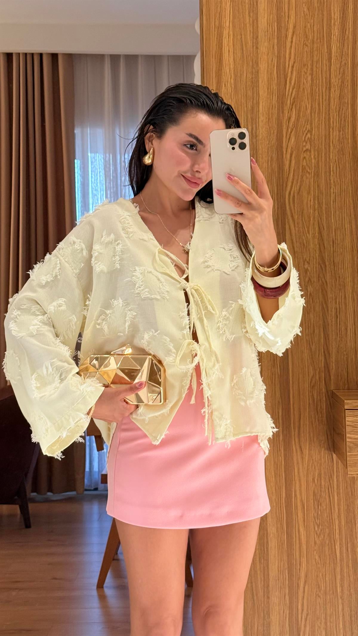 Juel Sarı Püsküllü Bağlamalı Gömlek