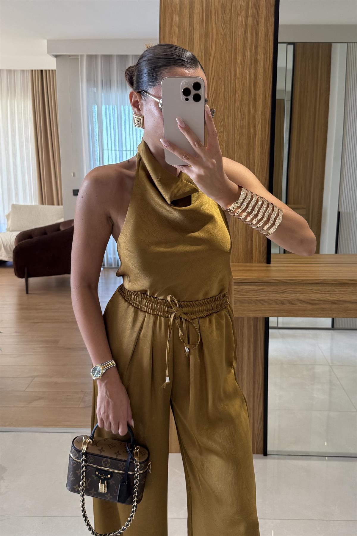 Jullie Hardal Saten Bluz Pantolon Takım