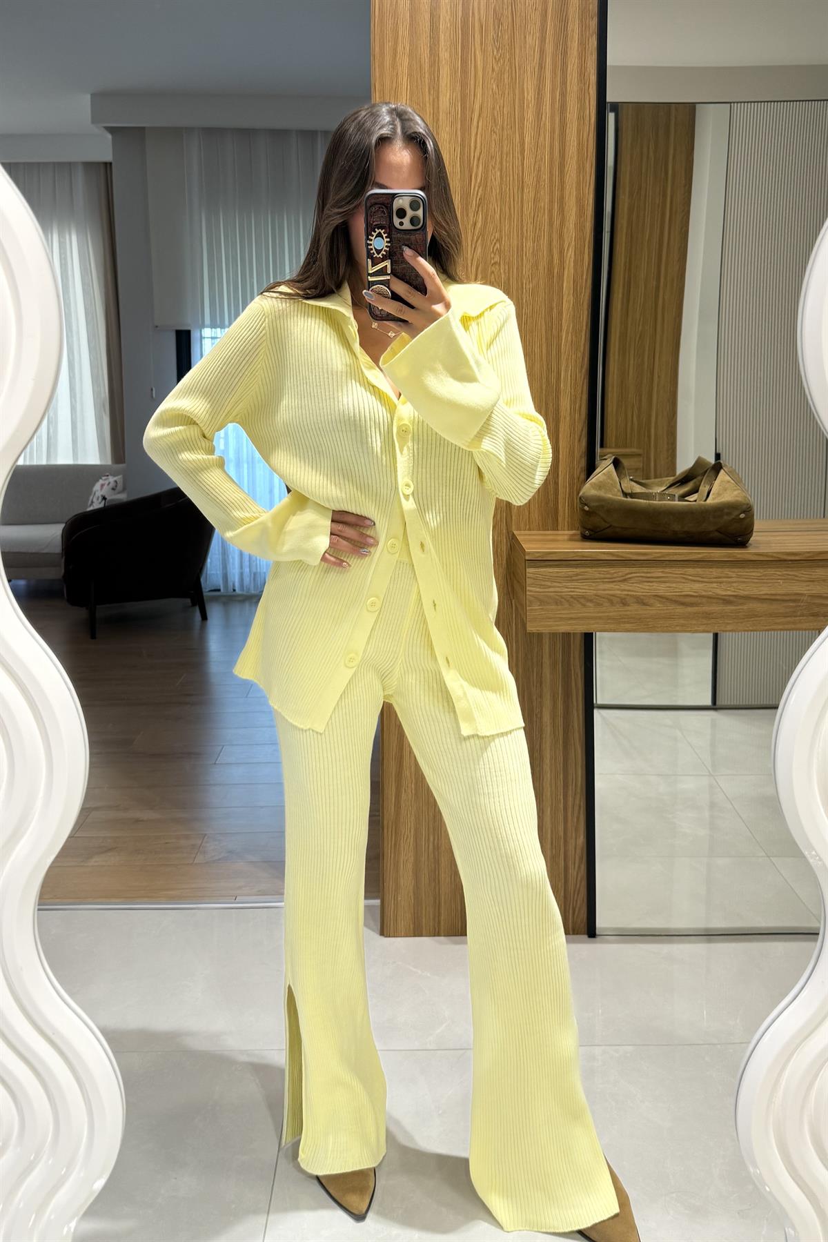 Kais Sarı Triko Düğmeli Takım