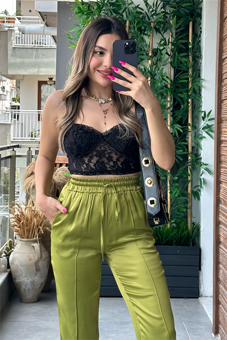 Kalp yaka siyah dantel büstiyer