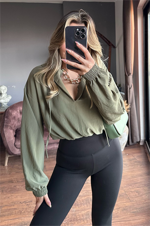 Kapusonlu haki yeşil spor sweat