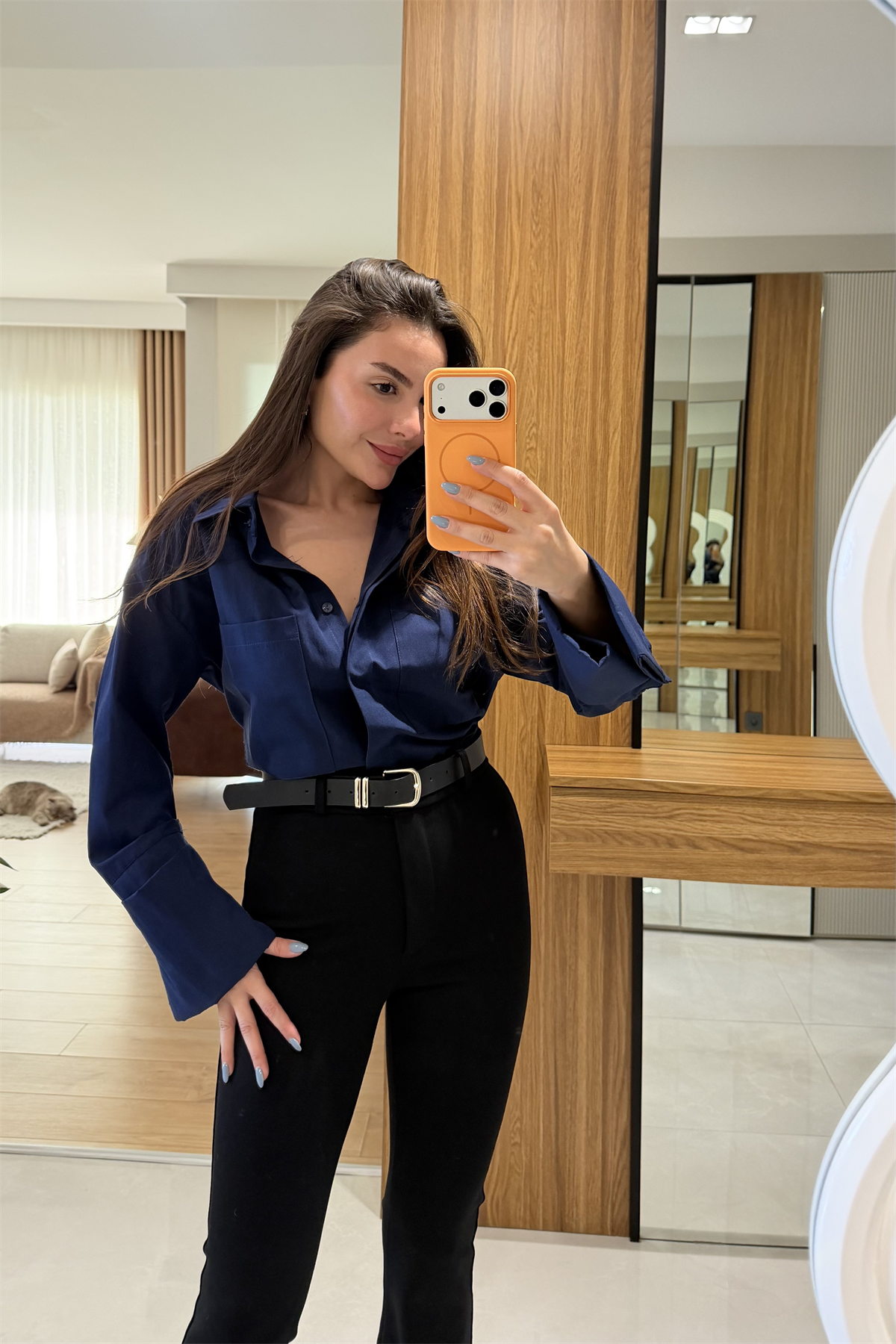 Karoline Lacivert Kol Manşetli Gömlek