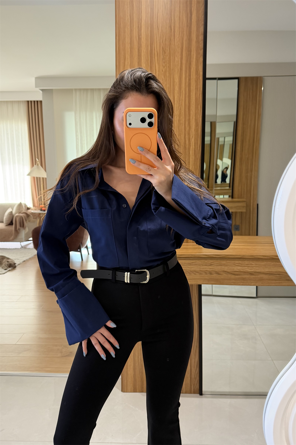 Karoline Lacivert Kol Manşetli Gömlek