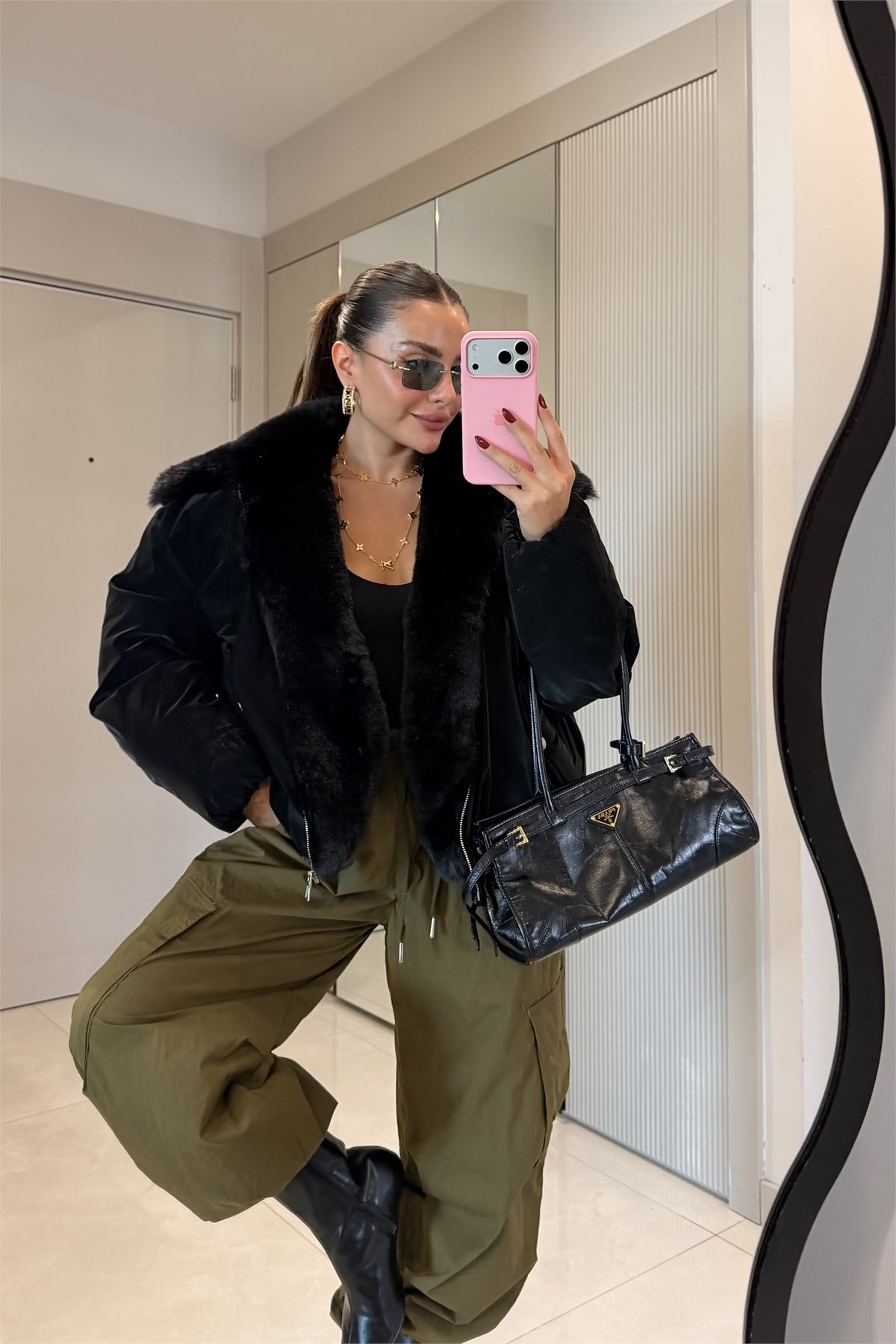 Katherine Siyah İçi Kürklü Şişme Mont