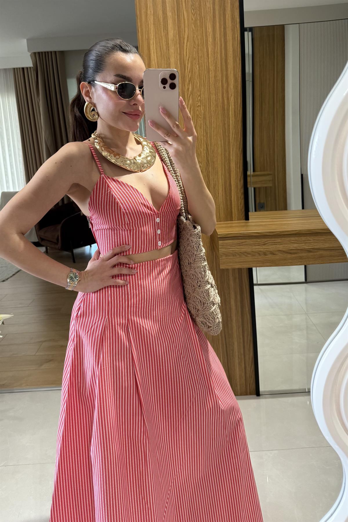 Kendia Kırmızı Çizgili Takım 