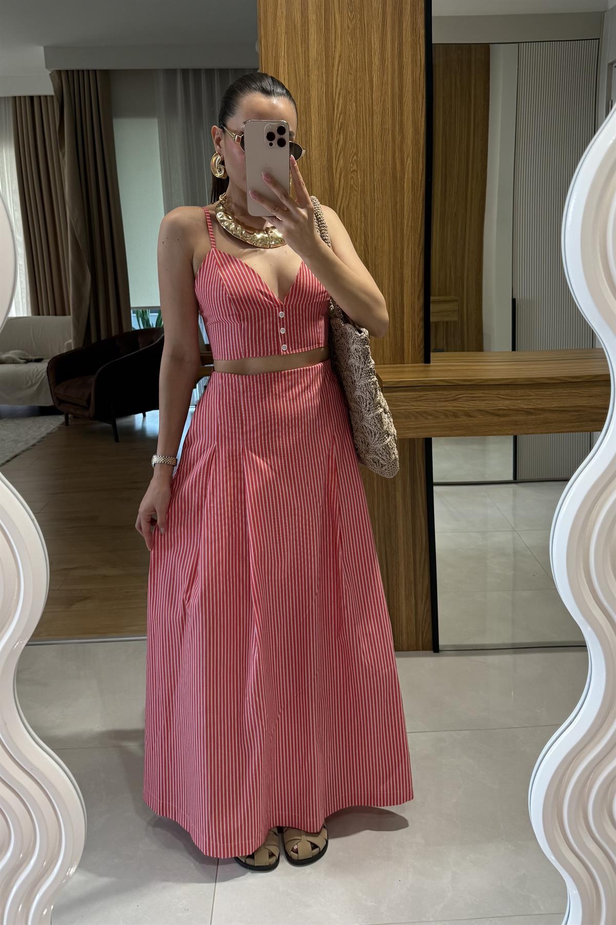 Kendia Kırmızı Çizgili Takım 