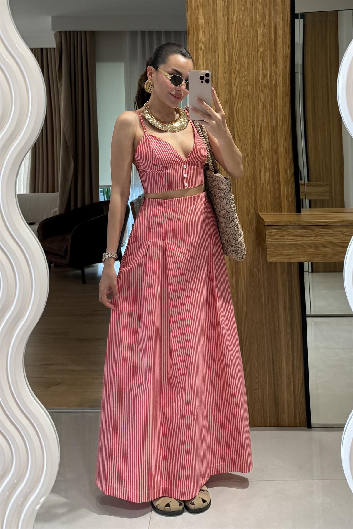 Kendia Kırmızı Çizgili Takım 