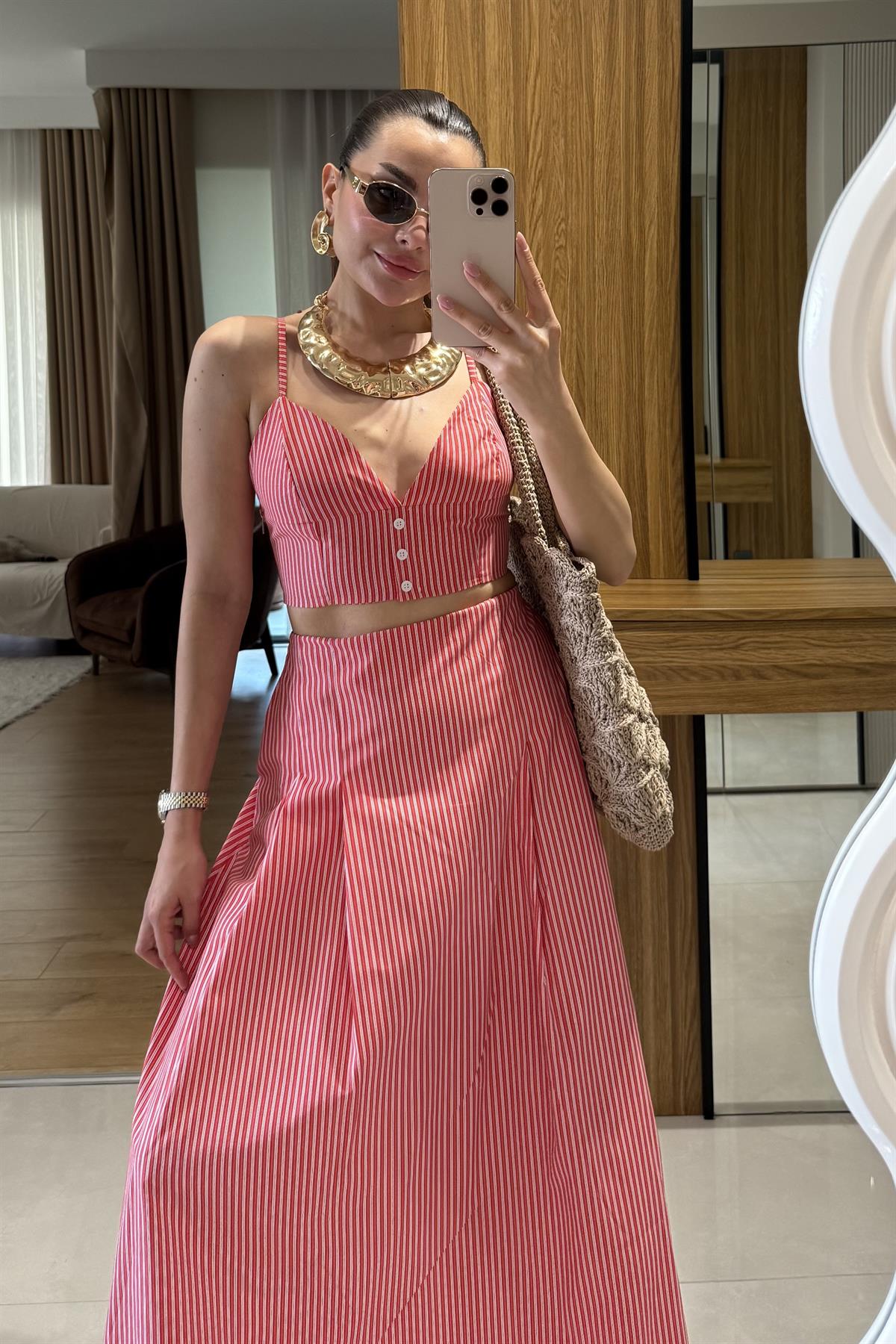 Kendia Kırmızı Çizgili Takım 