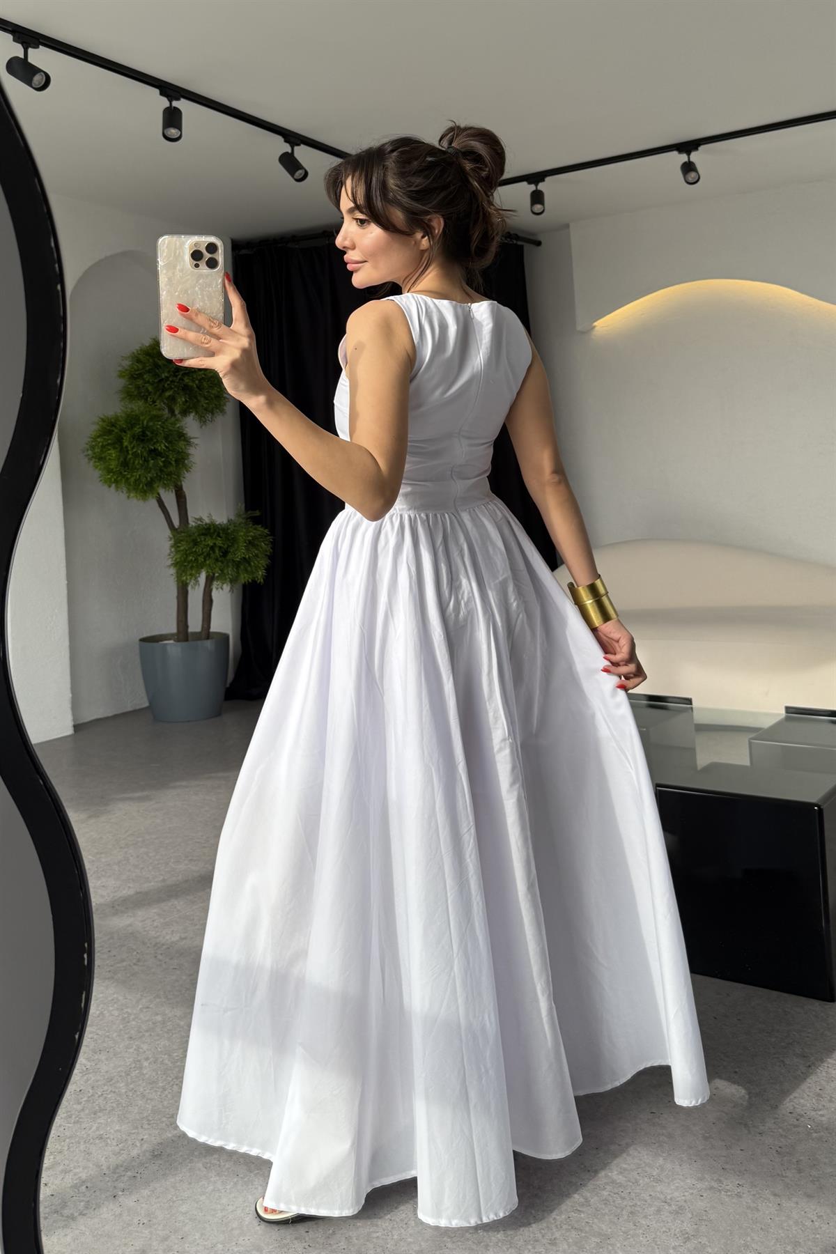 Kendra Beyaz Belden Oturtmalı Maxi Elbise