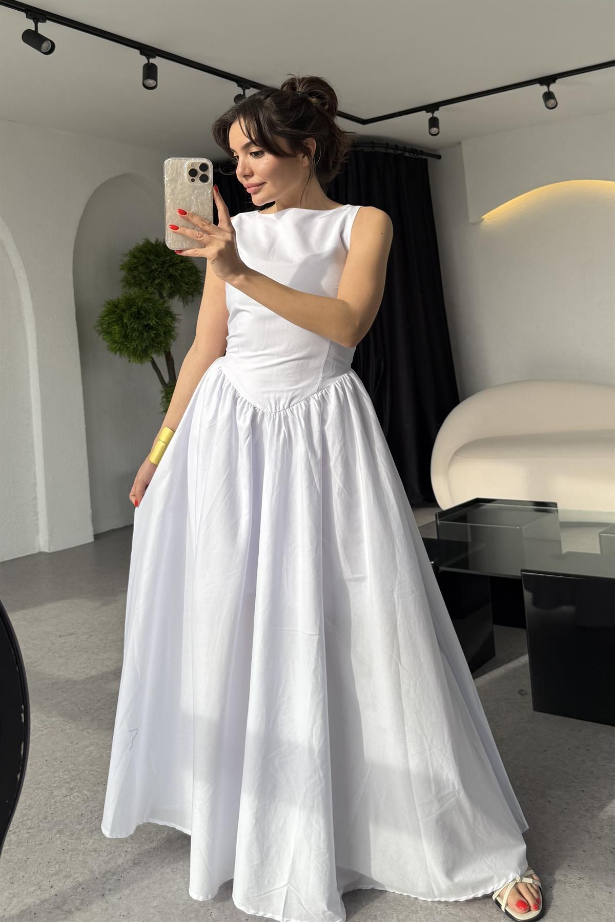 Kendra Beyaz Belden Oturtmalı Maxi Elbise