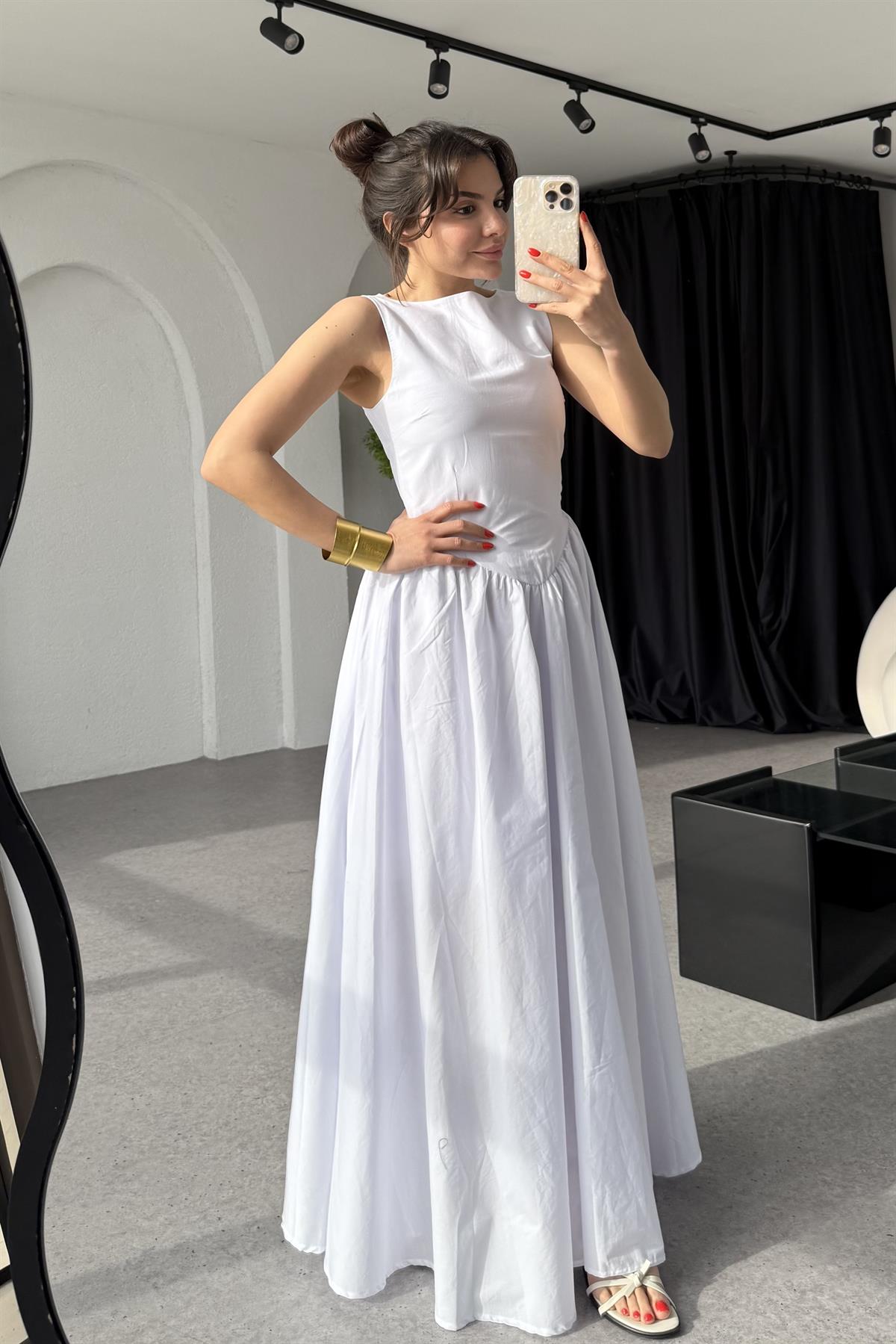 Kendra Beyaz Belden Oturtmalı Maxi Elbise