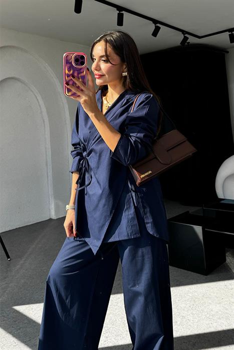 Kennedy Marka Model Lacivert Bağlamalı Takım