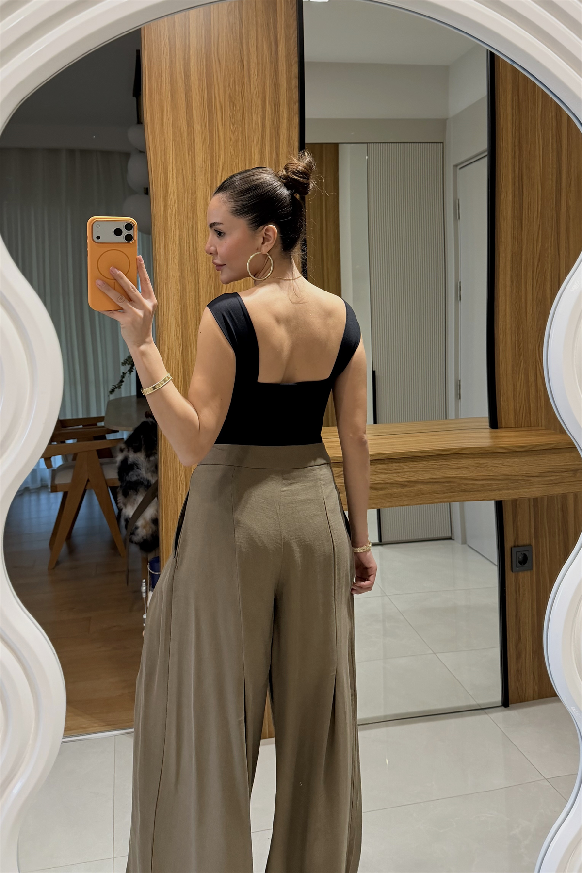 Kinsey Siyah Pencere Detaylı Tokalı Body
