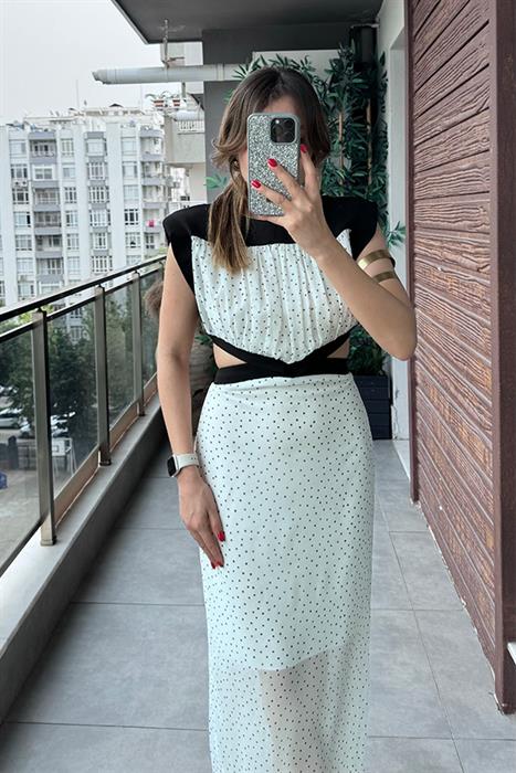 Kira Bel Dekolteli Puantiyeli Elbise- Beyaz