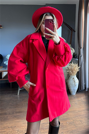 Kırmızı balon kol kaşe kaban