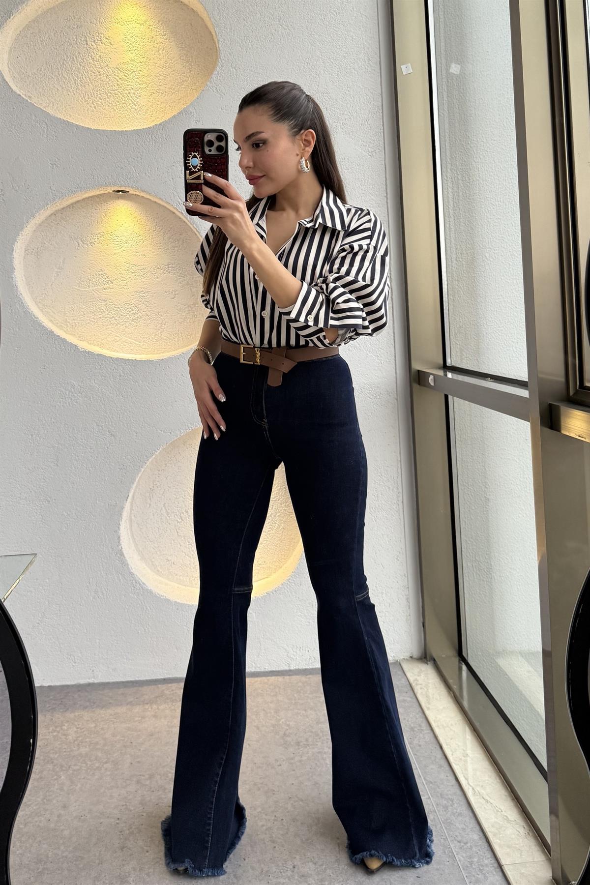 Kirsten Darkblue İspanyol Jean 