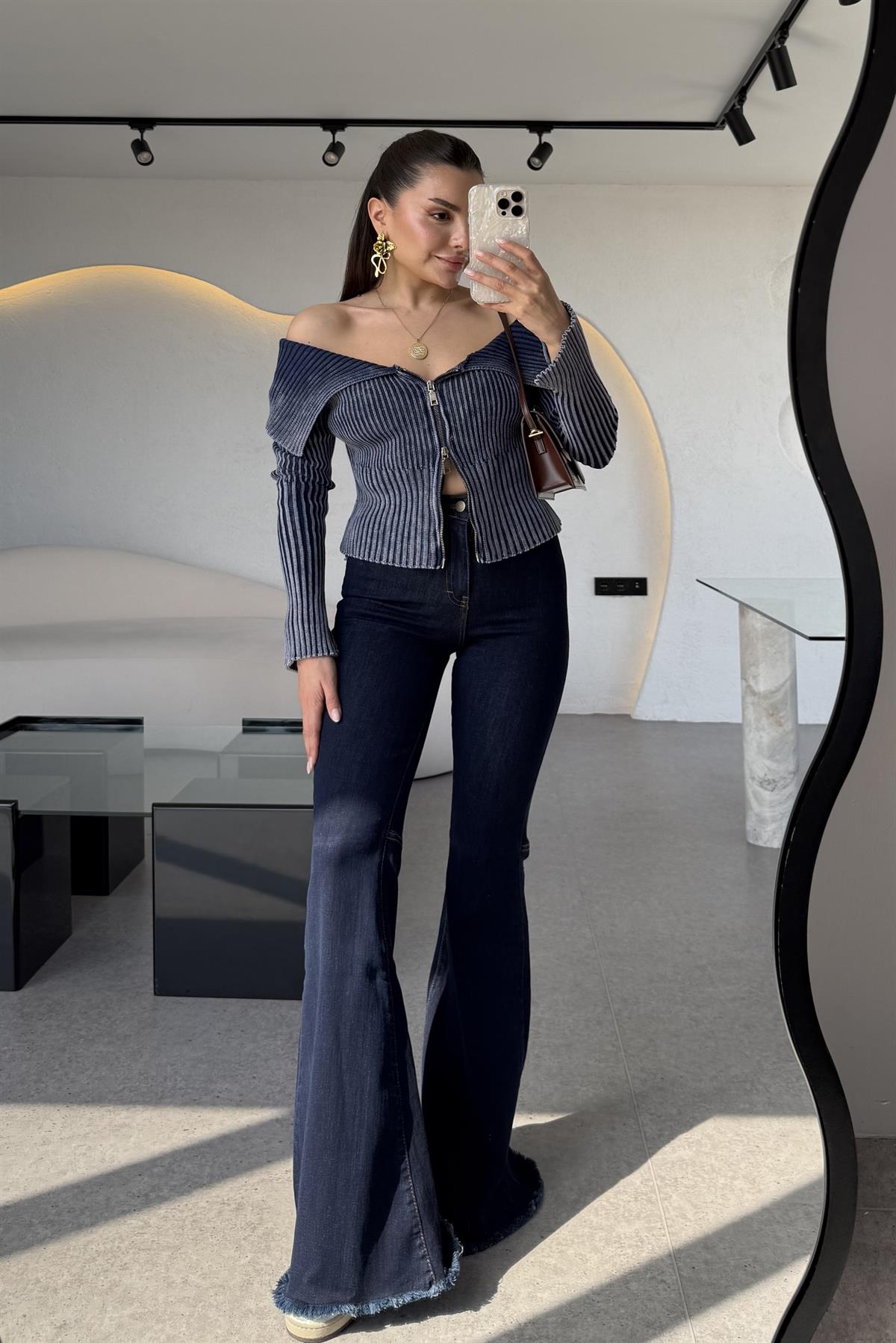 Kirsten Darkblue İspanyol Jean 