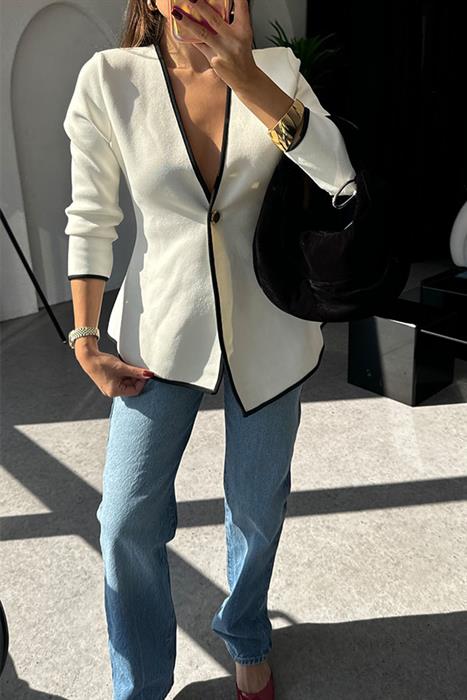 Klaudia Çelik Örme Beyaz Blazer Ceket