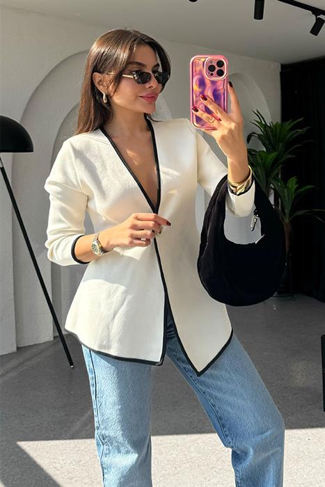 Klaudia Çelik Örme Beyaz Blazer Ceket
