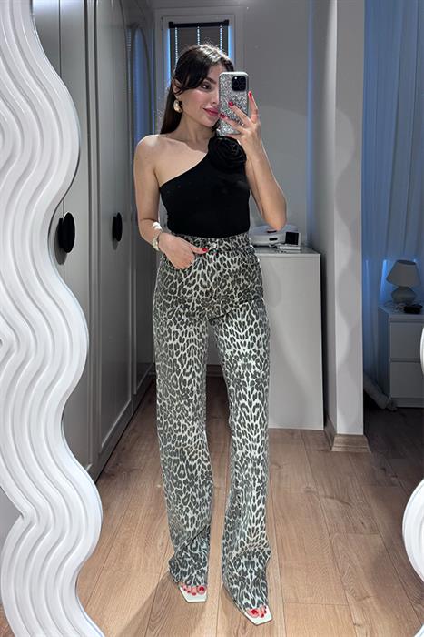 Kofra Cep Detaylı Leopar Pantolon  