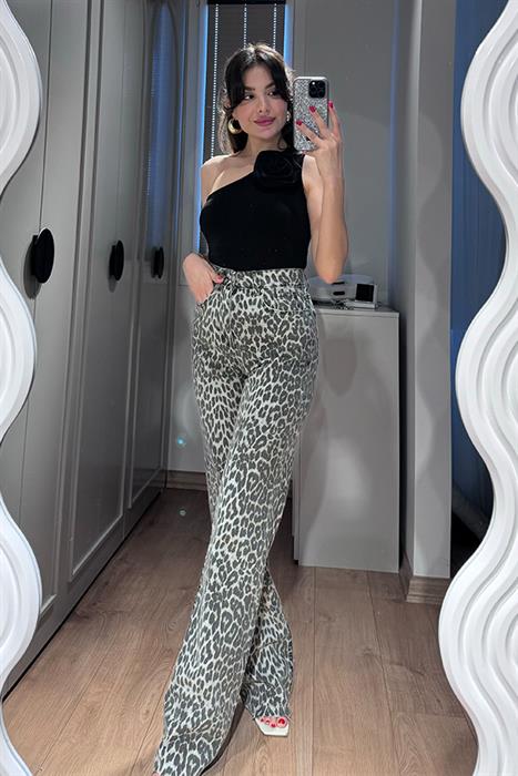 Kofra Cep Detaylı Leopar Pantolon  