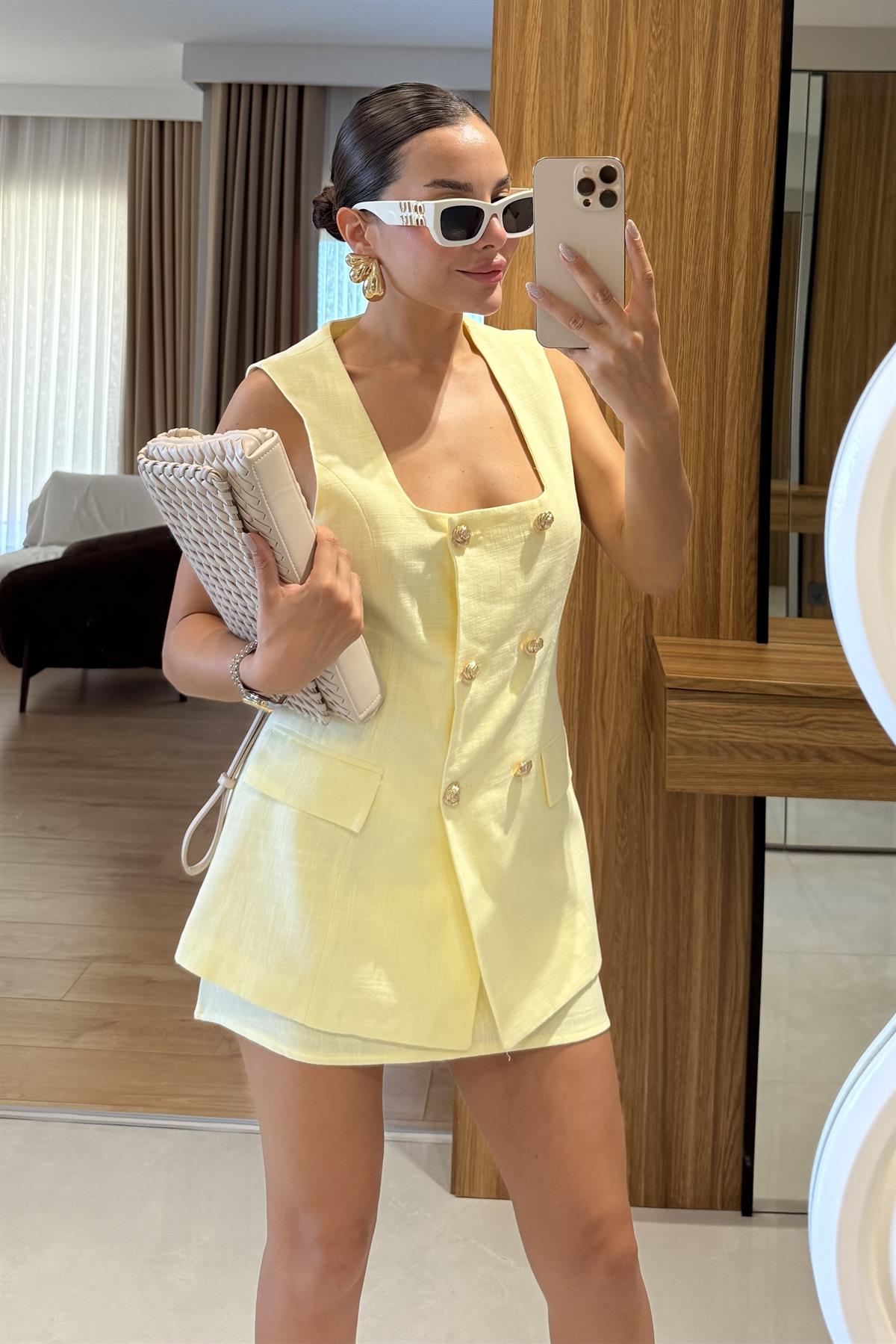 Kokia Sarı Gold Düğmeli Yelek Etek Takım