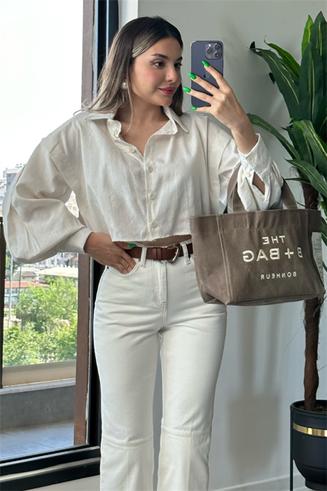 Krem renk vatkalı crop gömlek